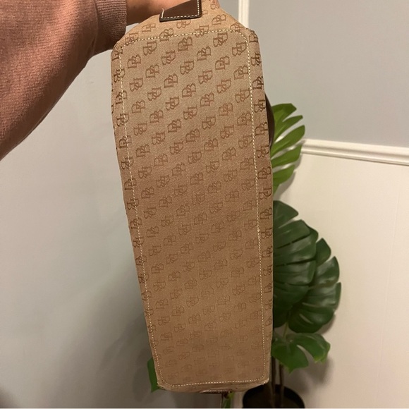 Dooney & Bourke Monogrammed Logo Large Shoulder Bag Leather Straps - Picture 6 of 10